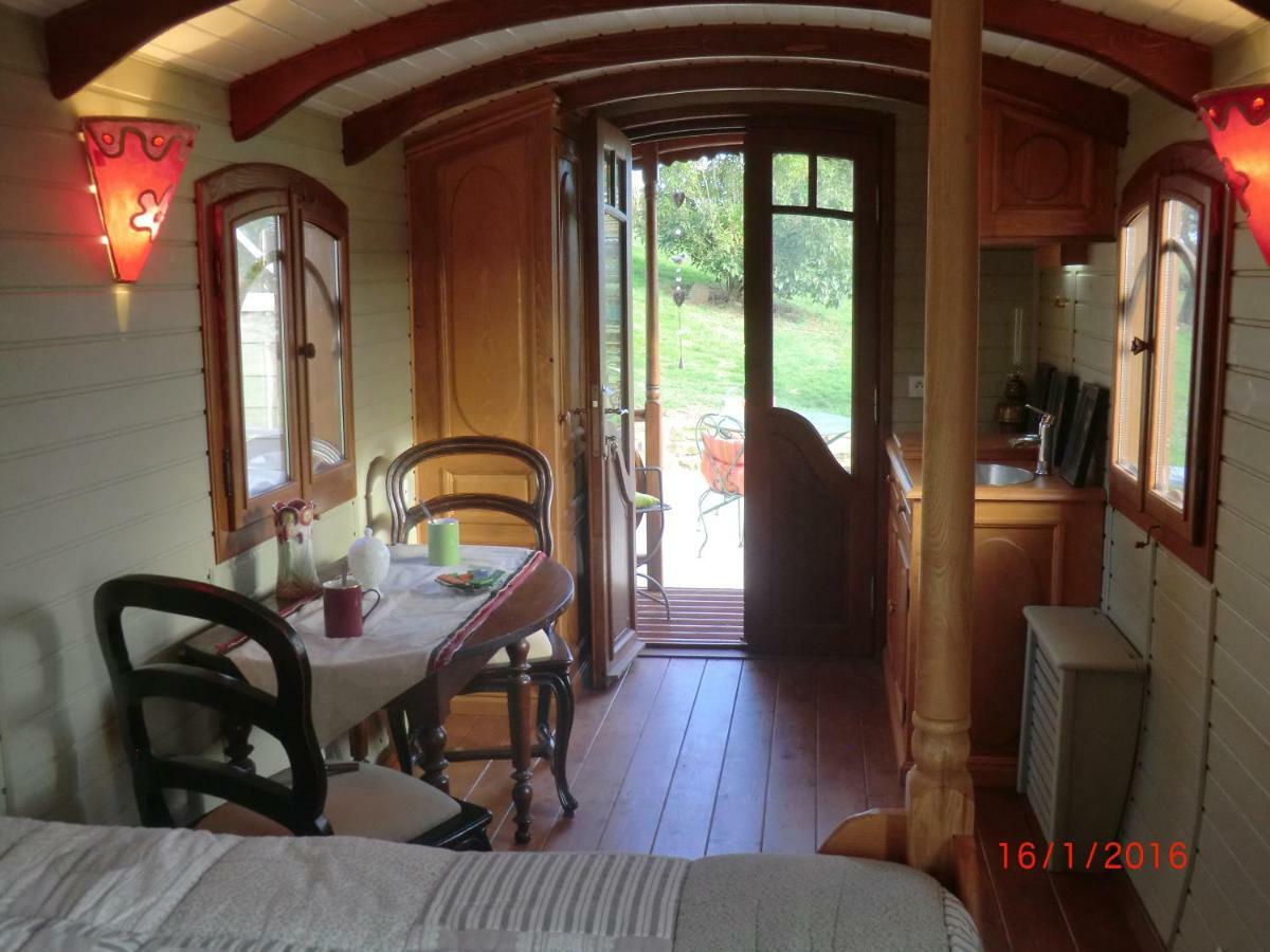 Saint-Sernin  Roulotte La Souleillade B&B 외부 사진