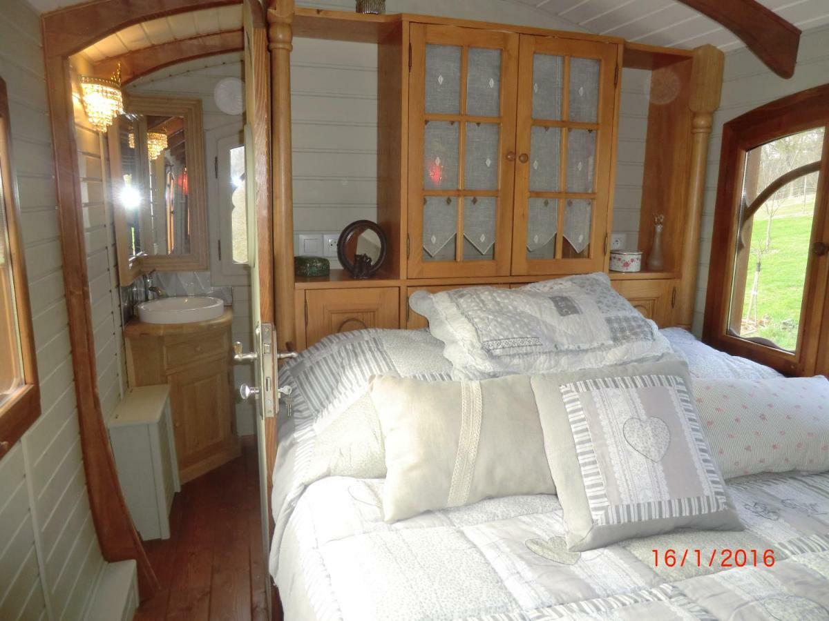Saint-Sernin  Roulotte La Souleillade B&B 외부 사진